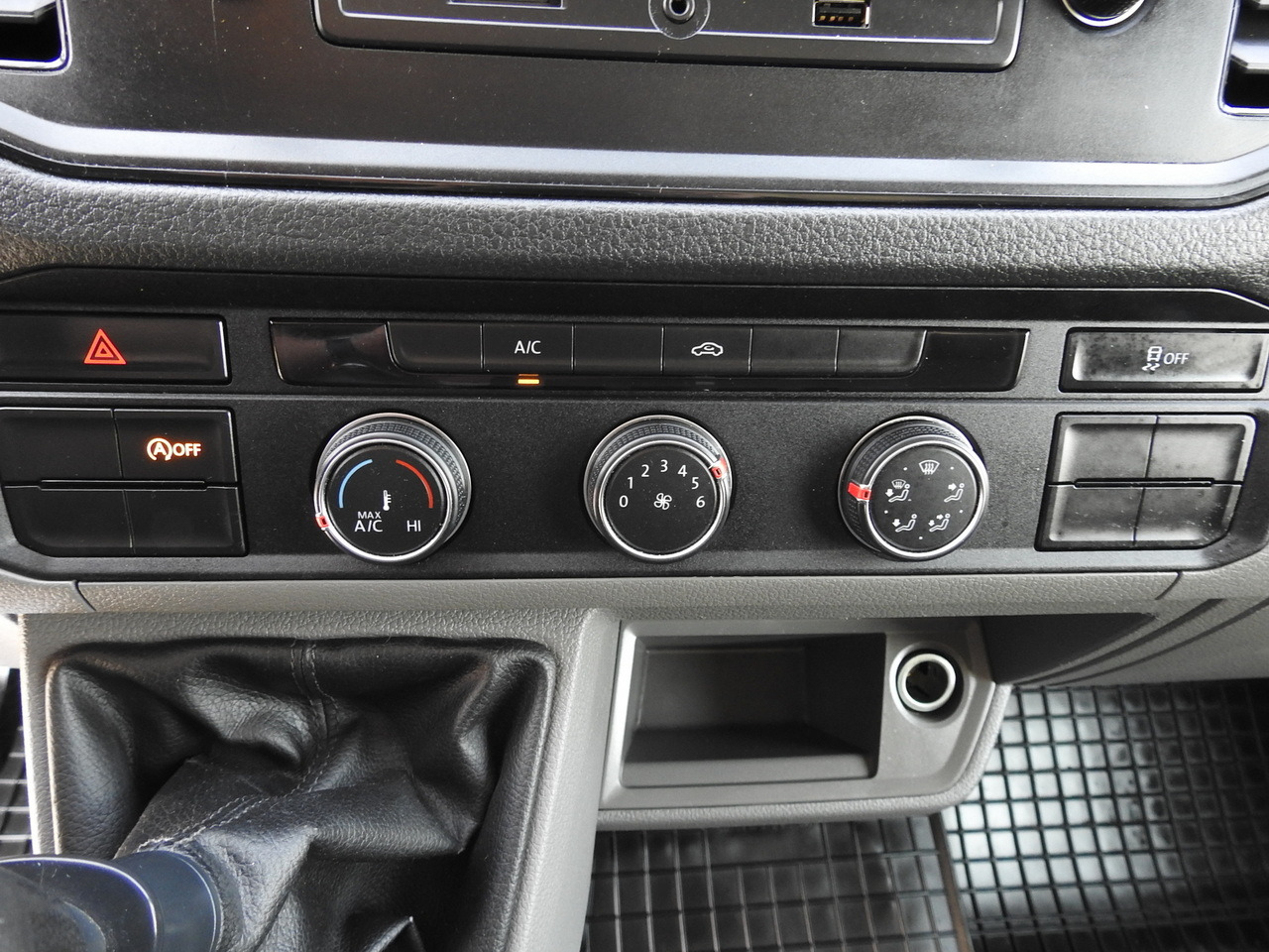 Huifzeil bedrijfswagen MAN TGE TARPAULIN 10 PALLETS AIR CONDITIONING 180HP: afbeelding 39 Huifzeil bedrijfswagen MAN TGE TARPAULIN 10 PALLETS AIR CONDITIONING 180HP: afbeelding 39