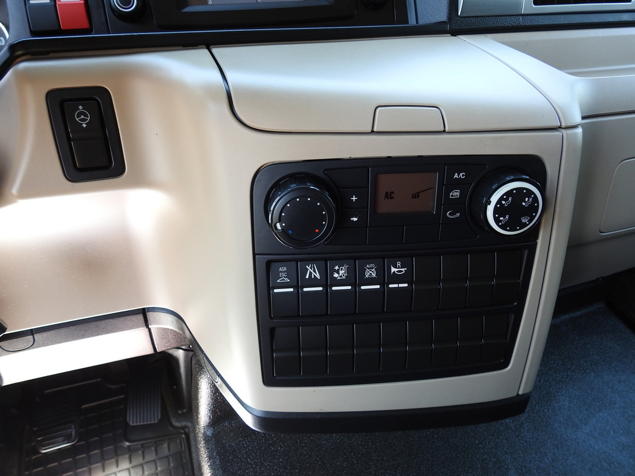 Koelwagen vrachtwagen MAN TGL 10.180 REGRIGERATOR BOX -20*C 11 PALLETS POWER SUPPLY 230V AIR CONDITIONING PNEUMATICS TWIN WHEELS  180HP: afbeelding 40