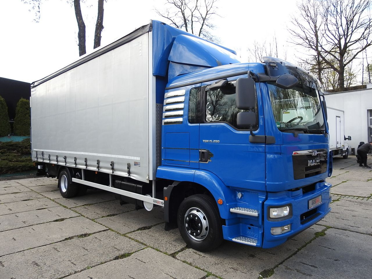 MAN TGM 15.290 TARPAULIN LIFT 18 PALLETS CRUISE CONTROL TWIN WHEELS AIR CONDITIONING 290HP - Schuifzeilen vrachtwagen: afbeelding 4 MAN TGM 15.290 TARPAULIN LIFT 18 PALLETS CRUISE CONTROL TWIN WHEELS AIR CONDITIONING 290HP - Schuifzeilen vrachtwagen: afbeelding 4