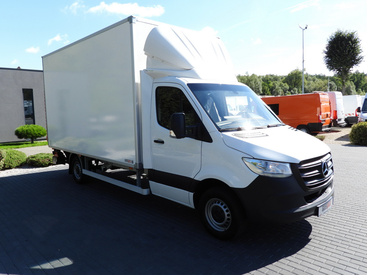 MERCEDES SPRINTER 315 BOX LIFT 8 PALLETS AIR CONDITIONING 150HP - Koelwagen: afbeelding 4 MERCEDES SPRINTER 315 BOX LIFT 8 PALLETS AIR CONDITIONING 150HP - Koelwagen: afbeelding 4