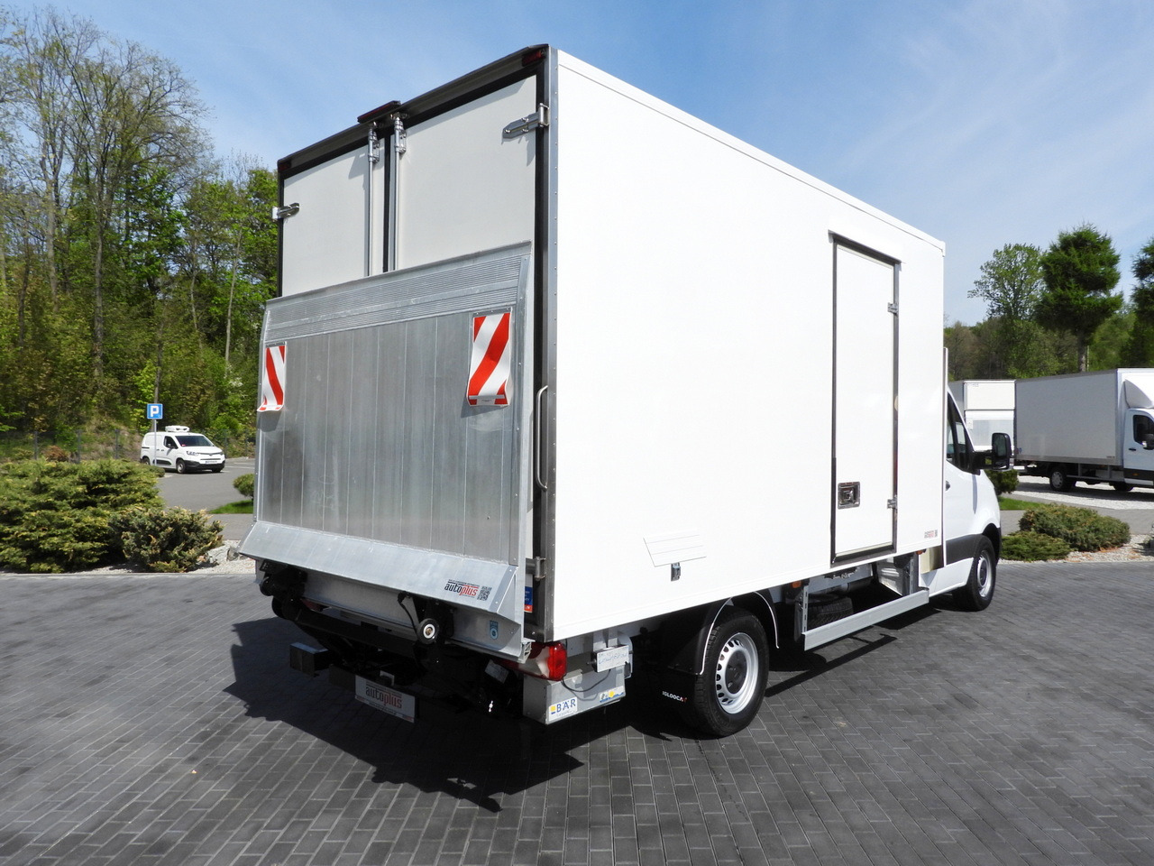MERCEDES SPRINTER 316 REGRIGERATOR BOX 0*C LIFT 8 PALLETS CRUISE CONTROL PNEUMATICS AIR CONDITIONING 160HP - Koelwagen: afbeelding 3 MERCEDES SPRINTER 316 REGRIGERATOR BOX 0*C LIFT 8 PALLETS CRUISE CONTROL PNEUMATICS AIR CONDITIONING 160HP - Koelwagen: afbeelding 3