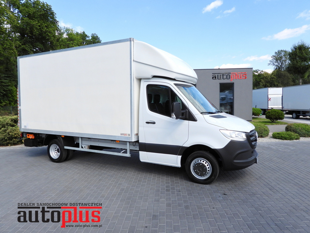 MERCEDES SPRINTER 514 BOX LIFT 8 PALLETS CRUISE CONTROL TWIN WHEELS AIR CONDITIONING 140HP - Bestelwagen gesloten laadbak: afbeelding 1 MERCEDES SPRINTER 514 BOX LIFT 8 PALLETS CRUISE CONTROL TWIN WHEELS AIR CONDITIONING 140HP - Bestelwagen gesloten laadbak: afbeelding 1