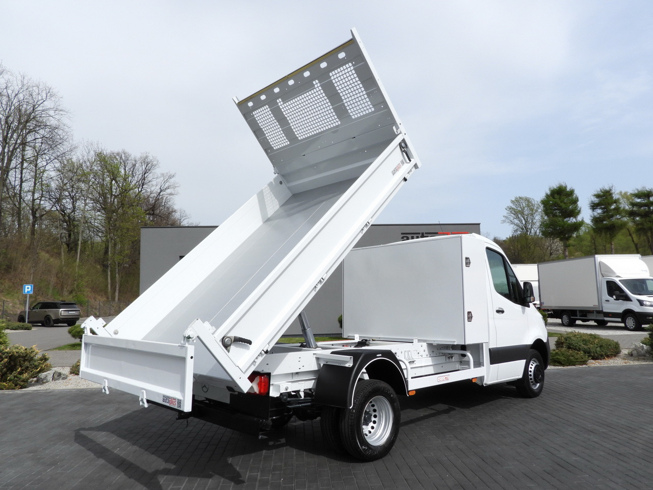 MERCEDES SPRINTER 516 TIPPER CRUISE CONTROL TWIN WHEELS AIR CONDITIONING 160HP - Kipper bestelwagen: afbeelding 3 MERCEDES SPRINTER 516 TIPPER CRUISE CONTROL TWIN WHEELS AIR CONDITIONING 160HP - Kipper bestelwagen: afbeelding 3