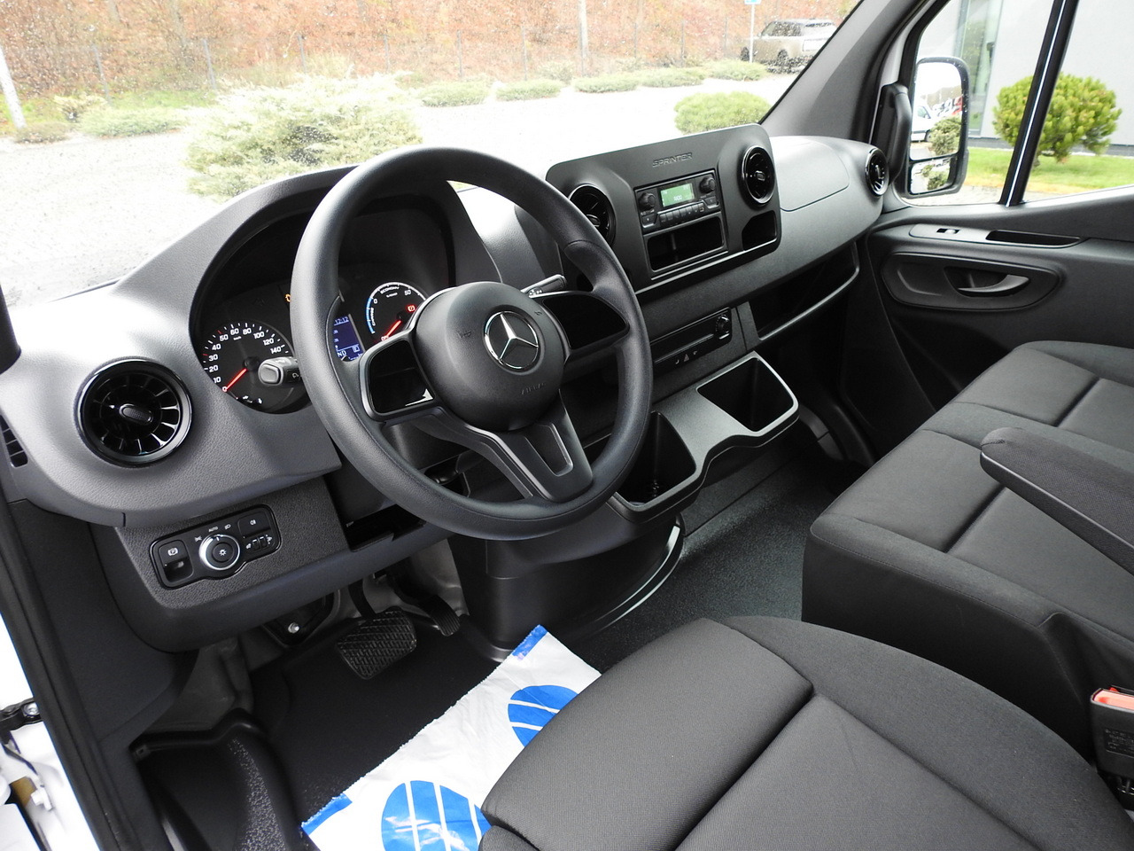 MERCEDES eSprinter NEW ELECTRIC VAN AUTOMATIC TRANSMISSION GUARANTEE 95HP - Gesloten bestelwagen: afbeelding 2 MERCEDES eSprinter NEW ELECTRIC VAN AUTOMATIC TRANSMISSION GUARANTEE 95HP - Gesloten bestelwagen: afbeelding 2