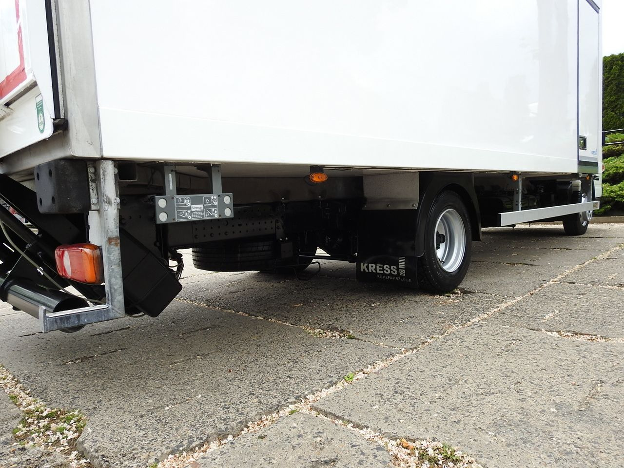 Koelwagen vrachtwagen MITSUBISHI CANTER FUSO 7C15 REGRIGERATOR BOX -4*C LIFT POWER SUPPLY 230V AIR CONDITIONING AUTOMATIC TRANSMISSION 150HP: afbeelding 16 Koelwagen vrachtwagen MITSUBISHI CANTER FUSO 7C15 REGRIGERATOR BOX -4*C LIFT POWER SUPPLY 230V AIR CONDITIONING AUTOMATIC TRANSMISSION 150HP: afbeelding 16