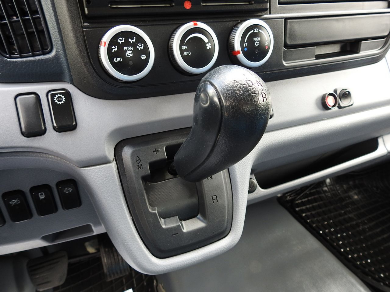 Koelwagen vrachtwagen MITSUBISHI CANTER FUSO 7C15 REGRIGERATOR BOX -4*C LIFT POWER SUPPLY 230V AIR CONDITIONING AUTOMATIC TRANSMISSION 150HP: afbeelding 37 Koelwagen vrachtwagen MITSUBISHI CANTER FUSO 7C15 REGRIGERATOR BOX -4*C LIFT POWER SUPPLY 230V AIR CONDITIONING AUTOMATIC TRANSMISSION 150HP: afbeelding 37