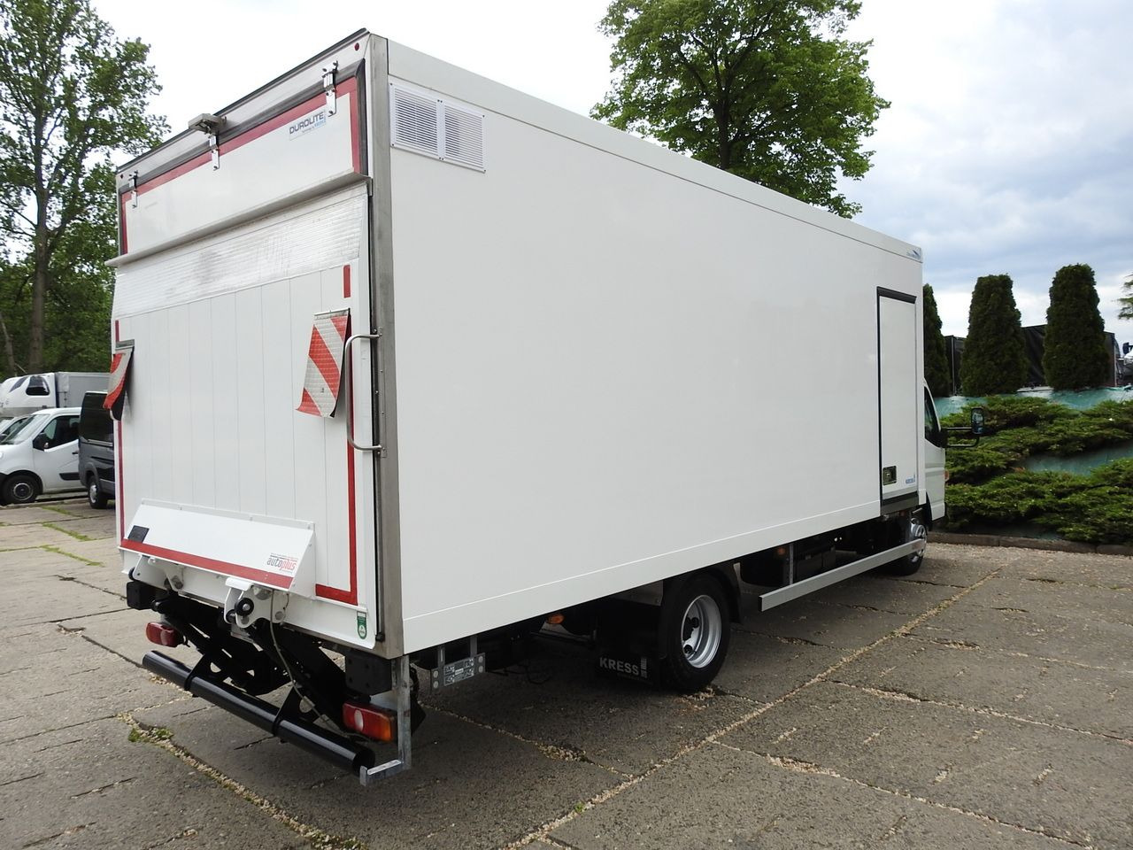 Koelwagen vrachtwagen MITSUBISHI CANTER FUSO 7C15 REGRIGERATOR BOX -4*C LIFT POWER SUPPLY 230V AIR CONDITIONING AUTOMATIC TRANSMISSION 150HP: afbeelding 12 Koelwagen vrachtwagen MITSUBISHI CANTER FUSO 7C15 REGRIGERATOR BOX -4*C LIFT POWER SUPPLY 230V AIR CONDITIONING AUTOMATIC TRANSMISSION 150HP: afbeelding 12