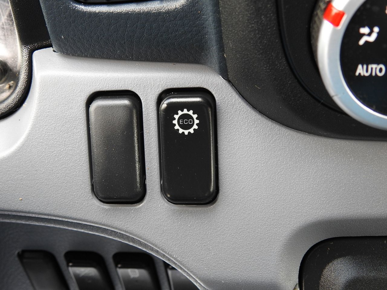 Koelwagen vrachtwagen MITSUBISHI CANTER FUSO 7C15 REGRIGERATOR BOX -4*C LIFT POWER SUPPLY 230V AIR CONDITIONING AUTOMATIC TRANSMISSION 150HP: afbeelding 40 Koelwagen vrachtwagen MITSUBISHI CANTER FUSO 7C15 REGRIGERATOR BOX -4*C LIFT POWER SUPPLY 230V AIR CONDITIONING AUTOMATIC TRANSMISSION 150HP: afbeelding 40