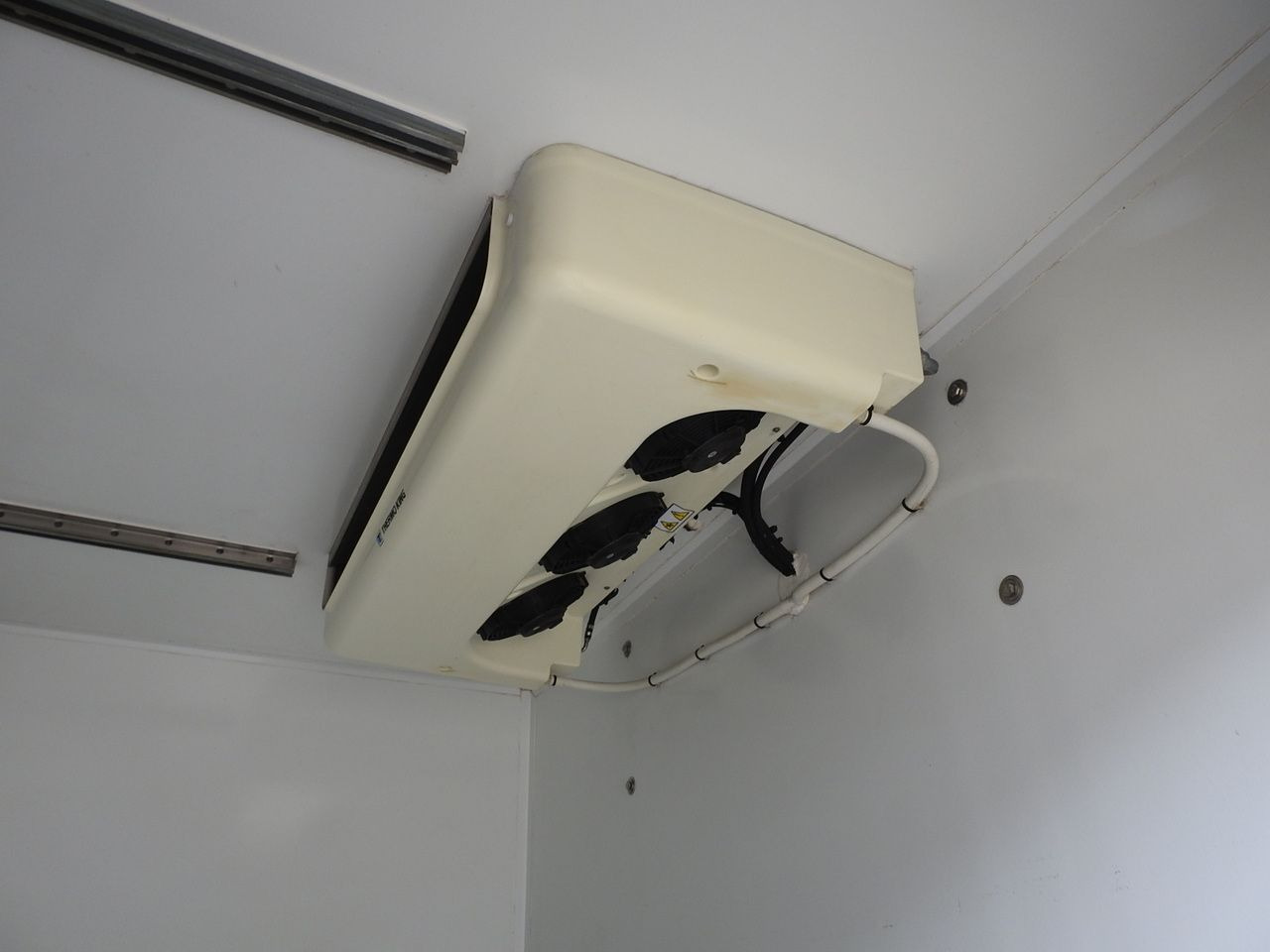 Koelwagen vrachtwagen MITSUBISHI CANTER FUSO 7C15 REGRIGERATOR BOX -4*C LIFT POWER SUPPLY 230V AIR CONDITIONING AUTOMATIC TRANSMISSION 150HP: afbeelding 20 Koelwagen vrachtwagen MITSUBISHI CANTER FUSO 7C15 REGRIGERATOR BOX -4*C LIFT POWER SUPPLY 230V AIR CONDITIONING AUTOMATIC TRANSMISSION 150HP: afbeelding 20