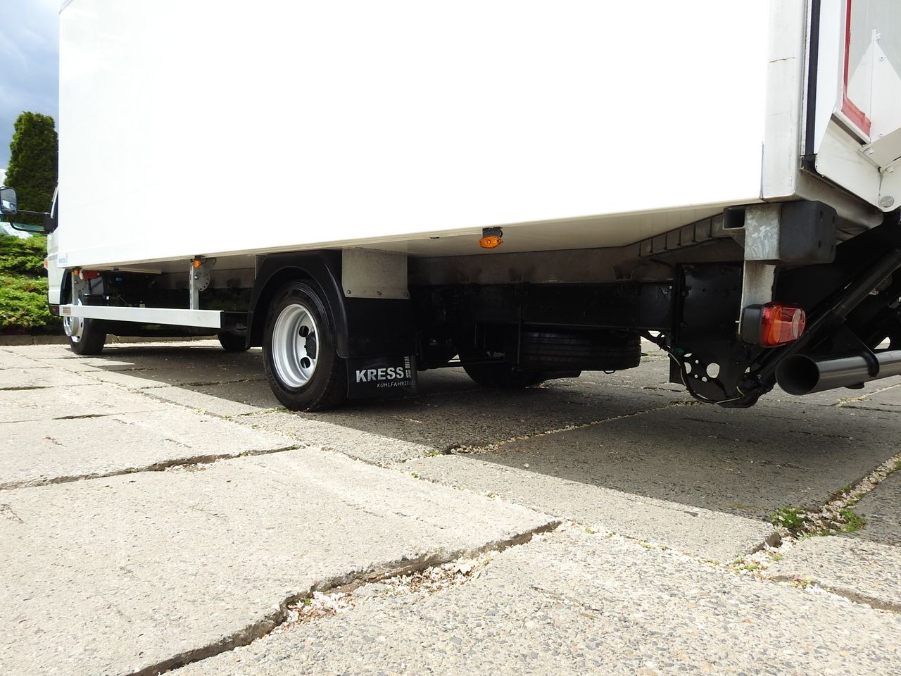 Koelwagen vrachtwagen MITSUBISHI CANTER FUSO 7C15 REGRIGERATOR BOX -4*C LIFT POWER SUPPLY 230V AIR CONDITIONING AUTOMATIC TRANSMISSION 150HP: afbeelding 15 Koelwagen vrachtwagen MITSUBISHI CANTER FUSO 7C15 REGRIGERATOR BOX -4*C LIFT POWER SUPPLY 230V AIR CONDITIONING AUTOMATIC TRANSMISSION 150HP: afbeelding 15