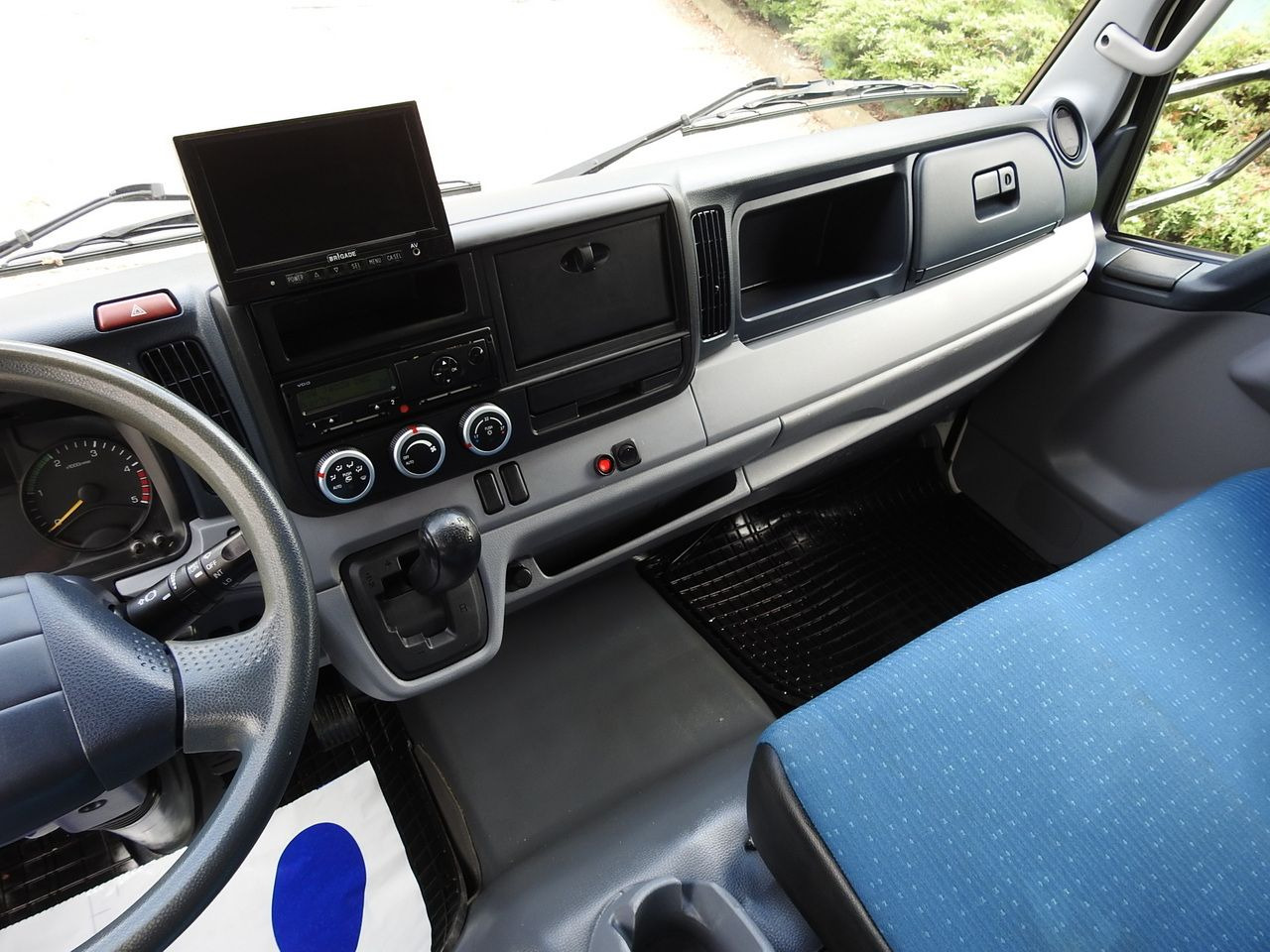 Koelwagen vrachtwagen MITSUBISHI CANTER FUSO 7C15 REGRIGERATOR BOX -4*C LIFT POWER SUPPLY 230V AIR CONDITIONING AUTOMATIC TRANSMISSION 150HP: afbeelding 36 Koelwagen vrachtwagen MITSUBISHI CANTER FUSO 7C15 REGRIGERATOR BOX -4*C LIFT POWER SUPPLY 230V AIR CONDITIONING AUTOMATIC TRANSMISSION 150HP: afbeelding 36