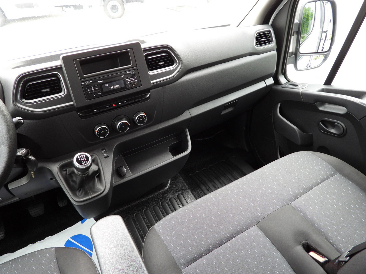 Gesloten bestelwagen OPEL MOVANO BOX DELIVERY VAN 7 SEATS CRUISE CONTROL LED LIGHTS AIR CONDITIONING 135HP: afbeelding 29 Gesloten bestelwagen OPEL MOVANO BOX DELIVERY VAN 7 SEATS CRUISE CONTROL LED LIGHTS AIR CONDITIONING 135HP: afbeelding 29