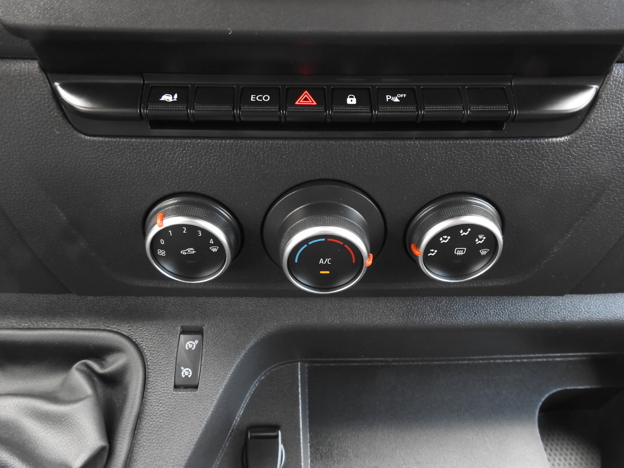 Gesloten bestelwagen OPEL MOVANO BOX DELIVERY VAN 7 SEATS CRUISE CONTROL LED LIGHTS AIR CONDITIONING 135HP: afbeelding 32 Gesloten bestelwagen OPEL MOVANO BOX DELIVERY VAN 7 SEATS CRUISE CONTROL LED LIGHTS AIR CONDITIONING 135HP: afbeelding 32