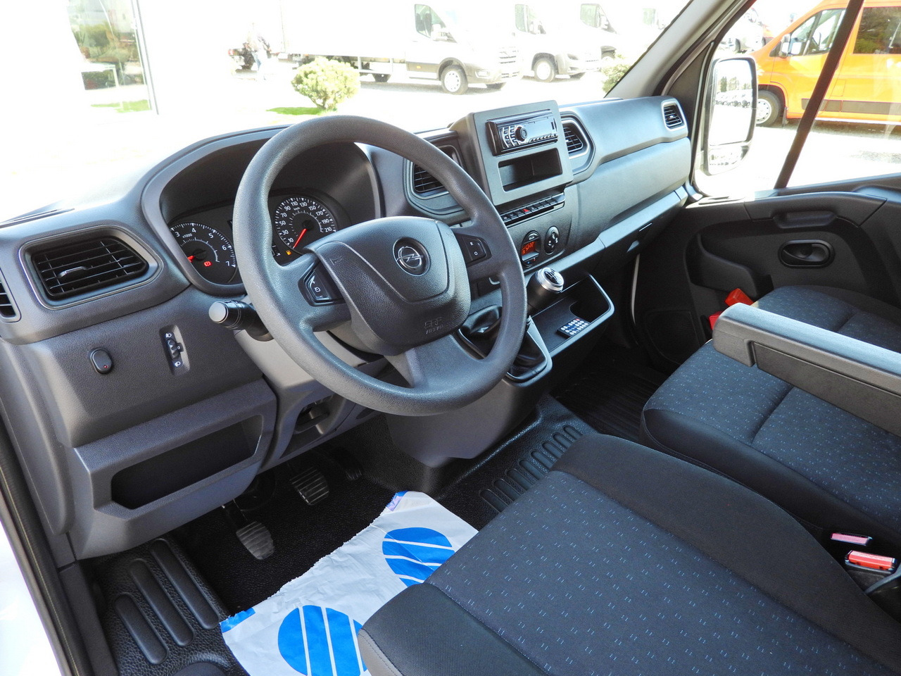 OPEL MOVANO TARPAULIN LIFT 9 PALLETS WEBASTO CRUISE CONTROL LED LIGHTS PNEUMATICS AIR CONDITIONING 165HP - Huifzeil bedrijfswagen: afbeelding 2 OPEL MOVANO TARPAULIN LIFT 9 PALLETS WEBASTO CRUISE CONTROL LED LIGHTS PNEUMATICS AIR CONDITIONING 165HP - Huifzeil bedrijfswagen: afbeelding 2