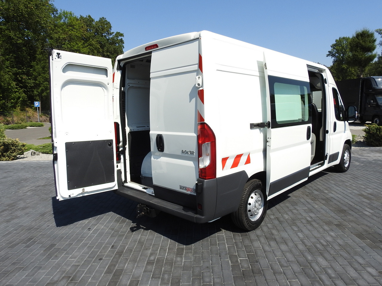 PEUGEOT BOXER BOX DELIVERY VAN 7 SEATS 110HP - Gesloten bestelwagen: afbeelding 3 PEUGEOT BOXER BOX DELIVERY VAN 7 SEATS 110HP - Gesloten bestelwagen: afbeelding 3