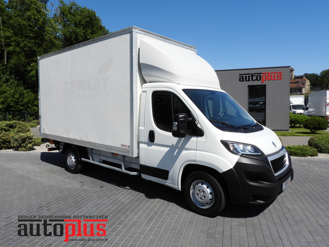 PEUGEOT BOXER BOX LIFT 8 PALLETS CRUISE CONTROL AIR CONDITIONING 130HP - Bestelwagen gesloten laadbak: afbeelding 1 PEUGEOT BOXER BOX LIFT 8 PALLETS CRUISE CONTROL AIR CONDITIONING 130HP - Bestelwagen gesloten laadbak: afbeelding 1
