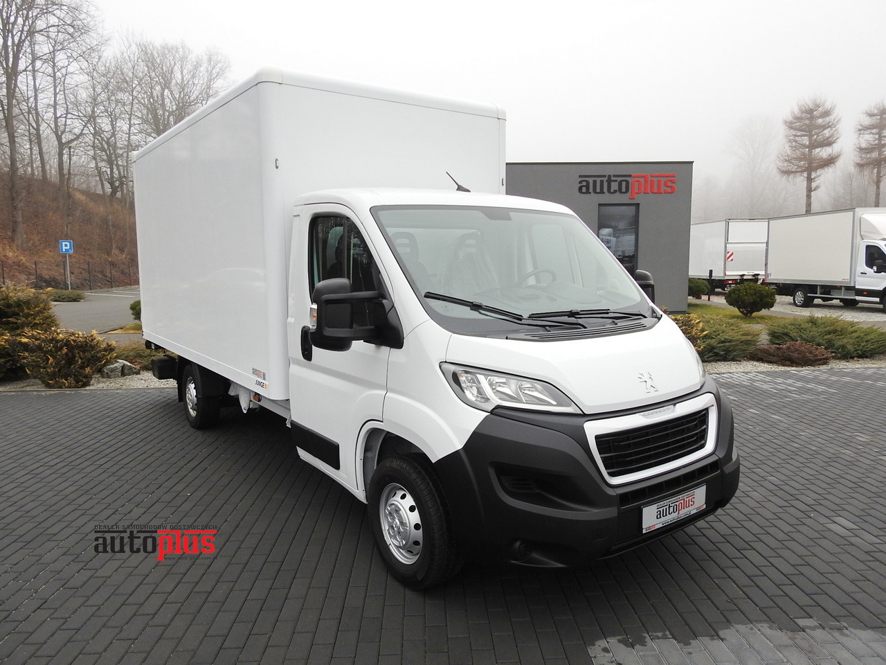 PEUGEOT BOXER BOX LIFT 8 PALLETS CRUISE CONTROL AIR CONDITIONING 140HP - Bestelwagen gesloten laadbak: afbeelding 1 PEUGEOT BOXER BOX LIFT 8 PALLETS CRUISE CONTROL AIR CONDITIONING 140HP - Bestelwagen gesloten laadbak: afbeelding 1