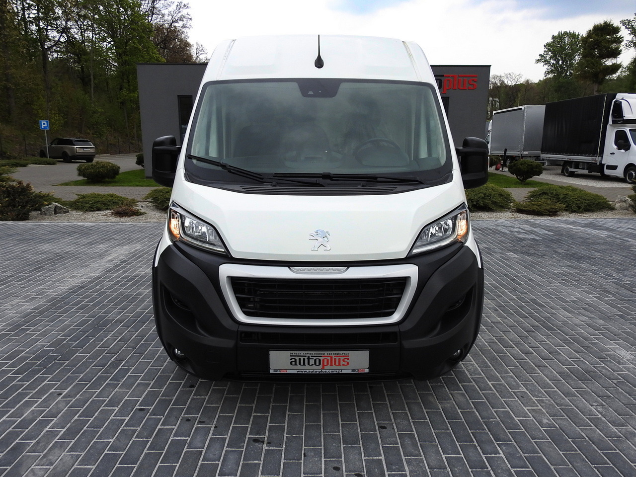 PEUGEOT BOXER REFRIGERATOR VAN 0*C CRUISE CONTROL NAVIGATION AIR CONDITIONING  135HP - Koelwagen: afbeelding 5 PEUGEOT BOXER REFRIGERATOR VAN 0*C CRUISE CONTROL NAVIGATION AIR CONDITIONING  135HP - Koelwagen: afbeelding 5