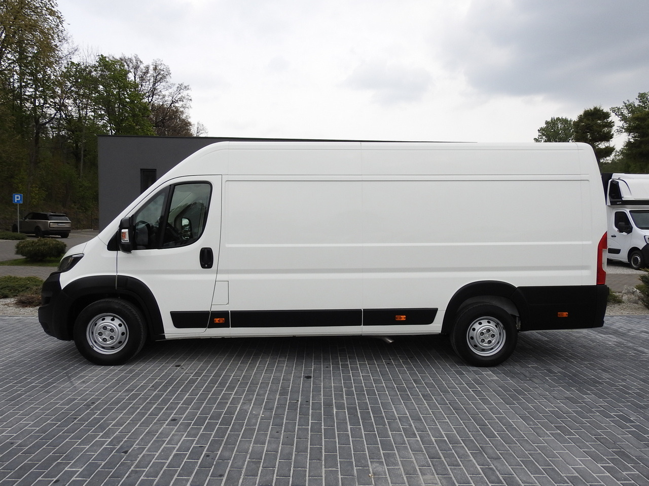 Koelwagen PEUGEOT BOXER REFRIGERATOR VAN 0*C CRUISE CONTROL NAVIGATION AIR CONDITIONING  135HP: afbeelding 9 Koelwagen PEUGEOT BOXER REFRIGERATOR VAN 0*C CRUISE CONTROL NAVIGATION AIR CONDITIONING  135HP: afbeelding 9