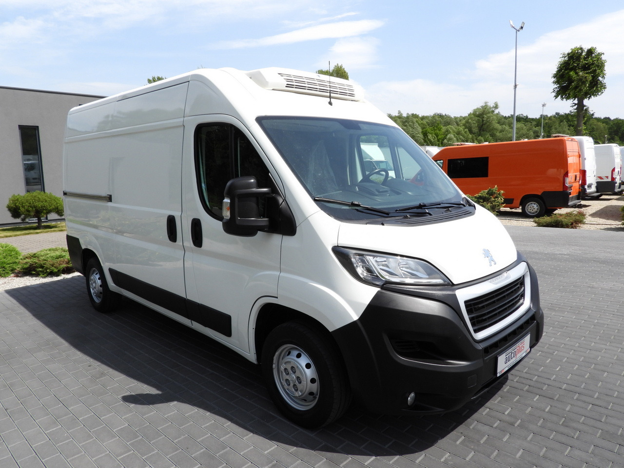 PEUGEOT BOXER REFRIGERATOR VAN -10*C CRUISE CONTROL AIR CONDITIONING 130HP - Koelwagen: afbeelding 4 PEUGEOT BOXER REFRIGERATOR VAN -10*C CRUISE CONTROL AIR CONDITIONING 130HP - Koelwagen: afbeelding 4