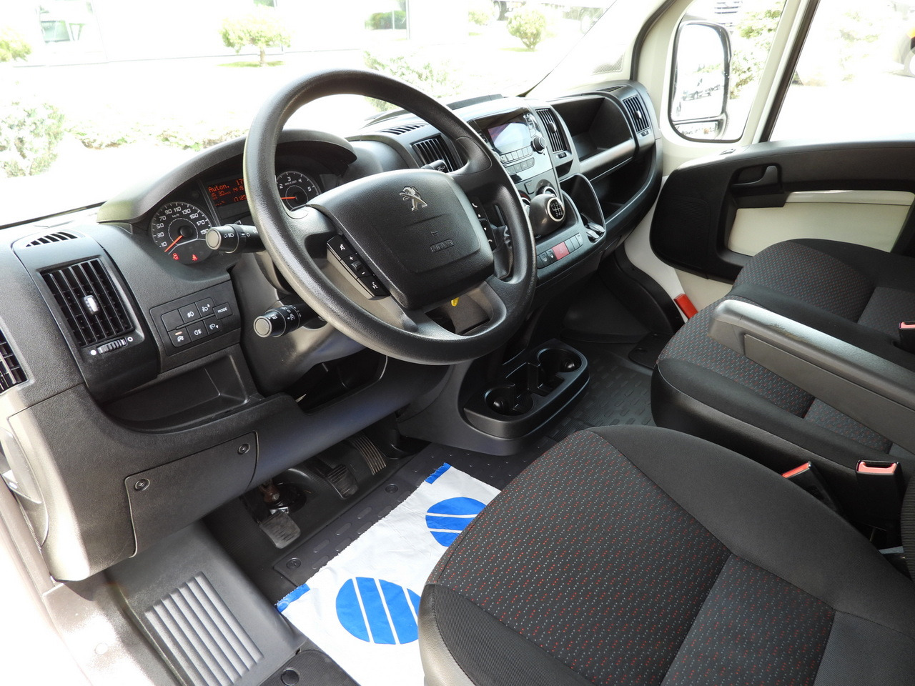 PEUGEOT BOXER REFRIGERATOR VAN -10*C CRUISE CONTROL AIR CONDITIONING 130HP - Koelwagen: afbeelding 2 PEUGEOT BOXER REFRIGERATOR VAN -10*C CRUISE CONTROL AIR CONDITIONING 130HP - Koelwagen: afbeelding 2