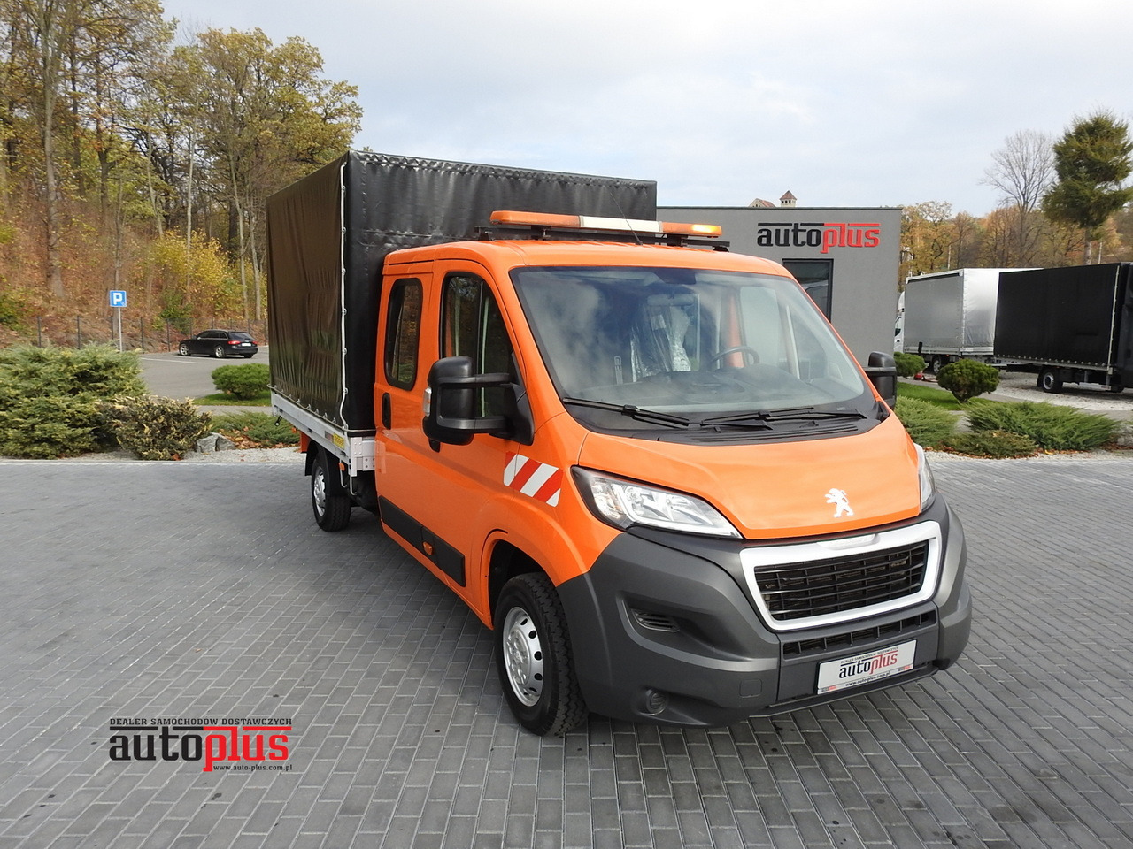 PEUGEOT BOXER STAKE BODY TARPAULIN DOUBLE CABIN DOKA 7 SEATS AIR CONDITIONING PNEUMATICS 140HP - Bestelwagen met open laadbak: afbeelding 1 PEUGEOT BOXER STAKE BODY TARPAULIN DOUBLE CABIN DOKA 7 SEATS AIR CONDITIONING PNEUMATICS 140HP - Bestelwagen met open laadbak: afbeelding 1