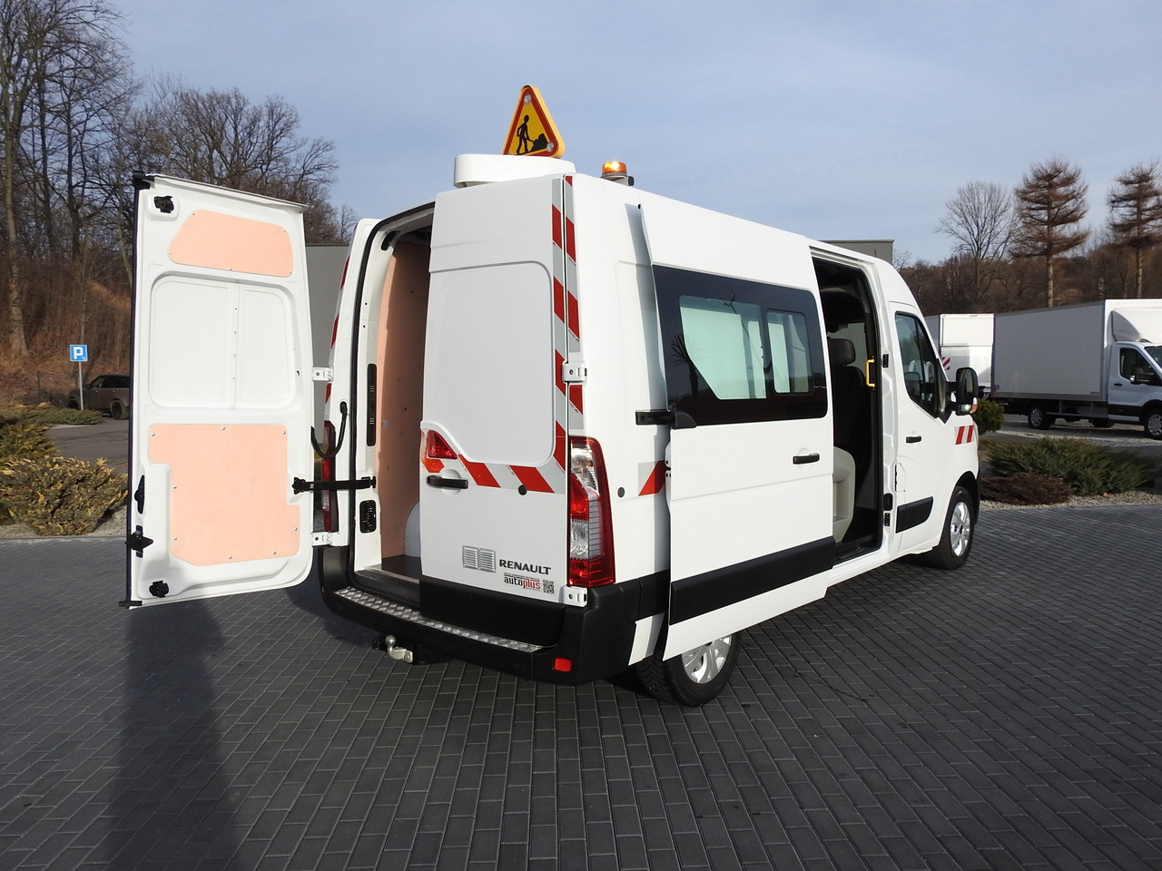 RENAULT MASTER BOX DELIVERY VAN 7 SEATS CRUISE CONTROL AIR CONDITIONING LED LIGHTS 135HP - Gesloten bestelwagen: afbeelding 3 RENAULT MASTER BOX DELIVERY VAN 7 SEATS CRUISE CONTROL AIR CONDITIONING LED LIGHTS 135HP - Gesloten bestelwagen: afbeelding 3