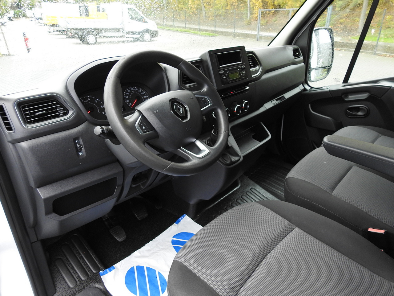 RENAULT MASTER STAKE BODY CRUISE CONTROL AIR CONDITIONING LED LIGHTS TWIN WHEELS 130HP - Bestelwagen met open laadbak: afbeelding 2 RENAULT MASTER STAKE BODY CRUISE CONTROL AIR CONDITIONING LED LIGHTS TWIN WHEELS 130HP - Bestelwagen met open laadbak: afbeelding 2