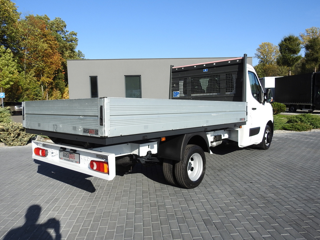 RENAULT MASTER STAKE BODY CRUISE CONTROL AIR CONDITIONING LED LIGHTS TWIN WHEELS 130HP - Bestelwagen met open laadbak: afbeelding 3 RENAULT MASTER STAKE BODY CRUISE CONTROL AIR CONDITIONING LED LIGHTS TWIN WHEELS 130HP - Bestelwagen met open laadbak: afbeelding 3