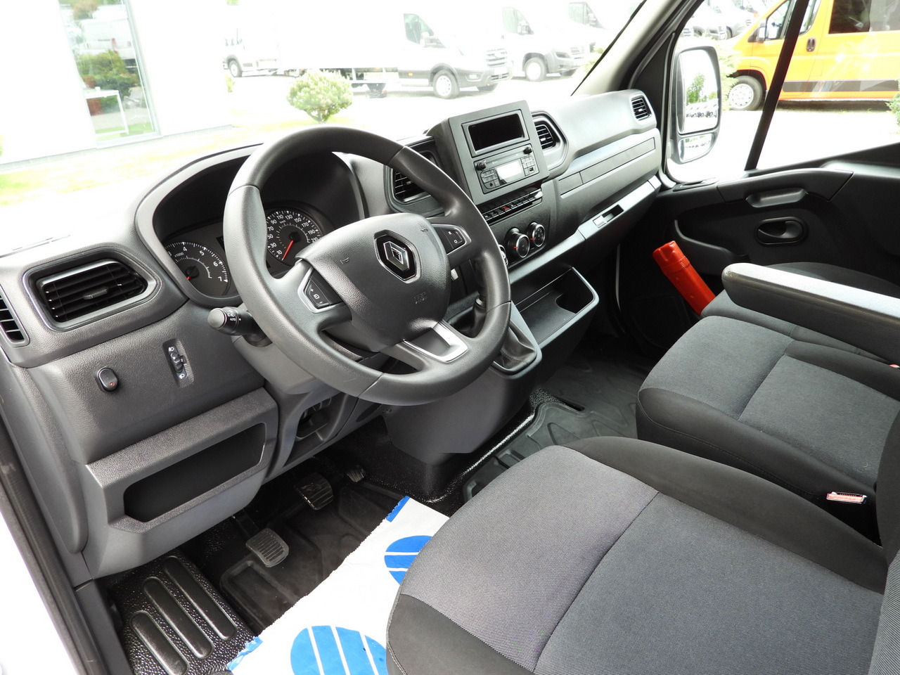 RENAULT MASTER TARPAULIN 10 PALLETS CRUISE CONTROL LED LIGHTS AIR CONDITIONING 165HP - Huifzeil bedrijfswagen: afbeelding 2 RENAULT MASTER TARPAULIN 10 PALLETS CRUISE CONTROL LED LIGHTS AIR CONDITIONING 165HP - Huifzeil bedrijfswagen: afbeelding 2