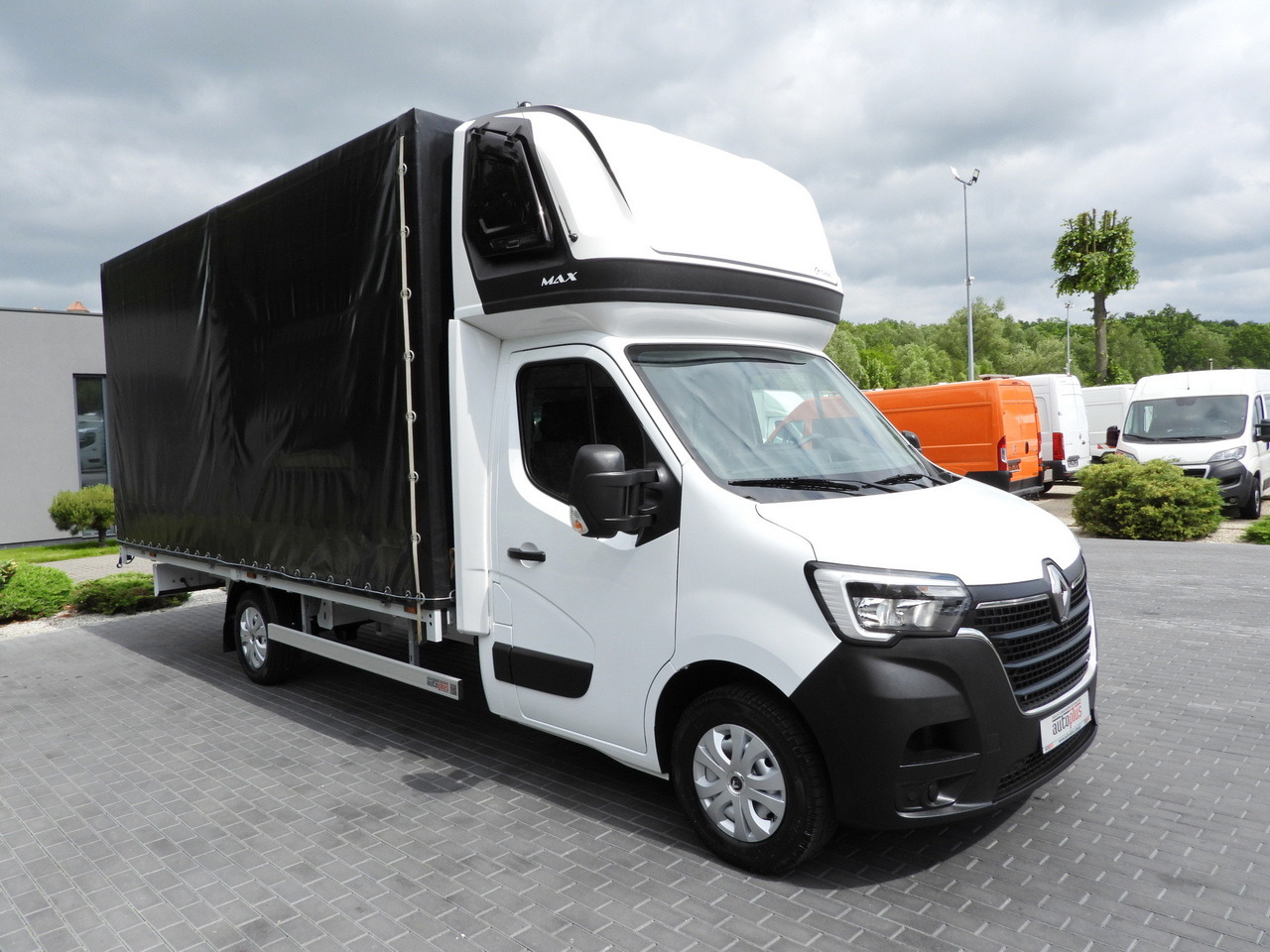 RENAULT MASTER TARPAULIN 10 PALLETS CRUISE CONTROL LED LIGHTS AIR CONDITIONING 165HP - Huifzeil bedrijfswagen: afbeelding 4 RENAULT MASTER TARPAULIN 10 PALLETS CRUISE CONTROL LED LIGHTS AIR CONDITIONING 165HP - Huifzeil bedrijfswagen: afbeelding 4