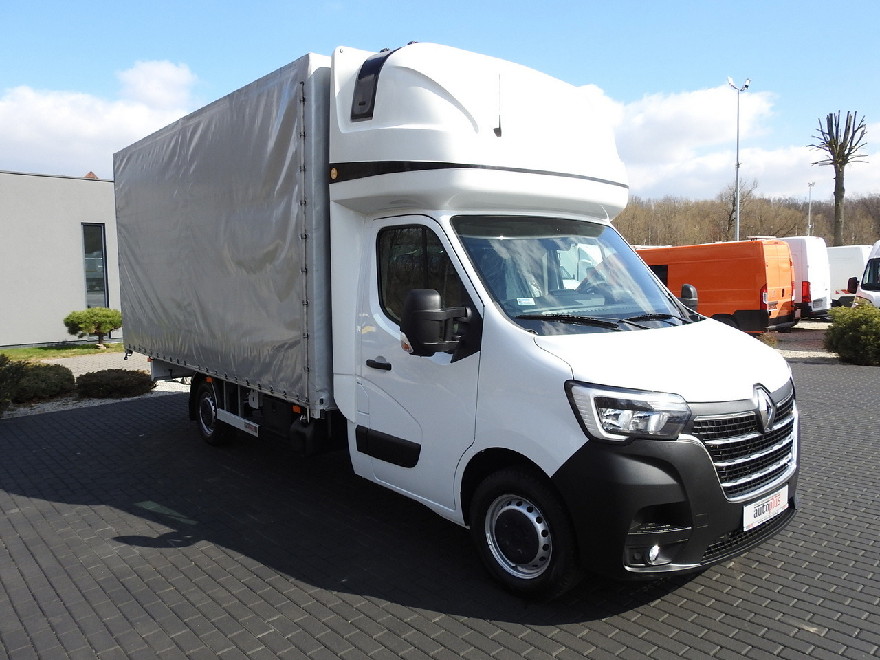 RENAULT MASTER TARPAULIN 10 PALLETS WEBASTO CRUISE CONTROL LED LIGHTS PNEUMATICS AIR CONDITIONING 165HP - Huifzeil bedrijfswagen: afbeelding 4 RENAULT MASTER TARPAULIN 10 PALLETS WEBASTO CRUISE CONTROL LED LIGHTS PNEUMATICS AIR CONDITIONING 165HP - Huifzeil bedrijfswagen: afbeelding 4