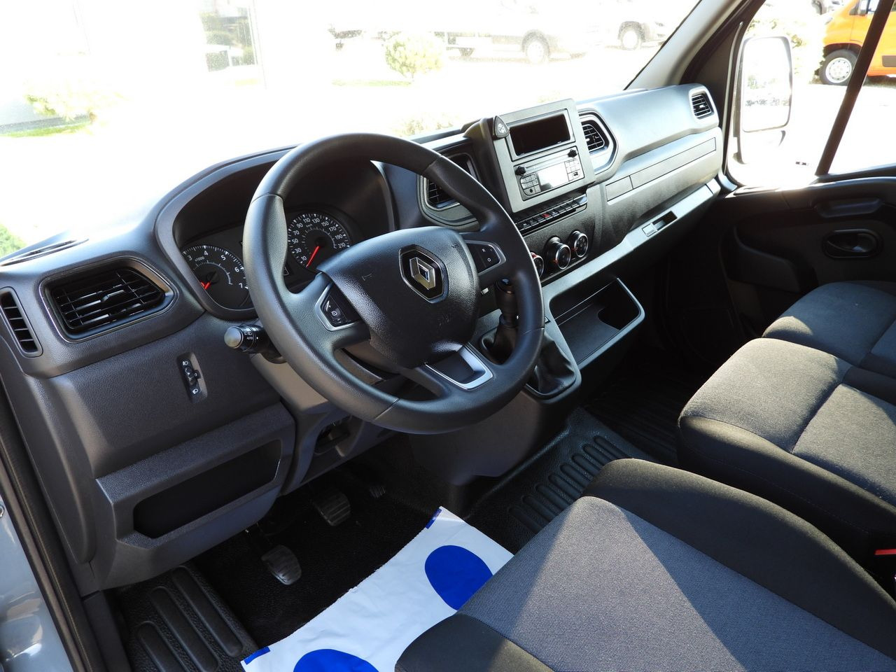 RENAULT MASTER TARPAULIN 10 PALLETS WEBASTO CRUISE CONTROL LED LIGHTS PNEUMATICS AIR CONDITIONING 165HP - Huifzeil bedrijfswagen: afbeelding 2 RENAULT MASTER TARPAULIN 10 PALLETS WEBASTO CRUISE CONTROL LED LIGHTS PNEUMATICS AIR CONDITIONING 165HP - Huifzeil bedrijfswagen: afbeelding 2