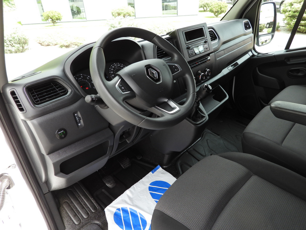 RENAULT MASTER TARPAULIN 10 PALLETS WEBASTO CRUISE CONTROL LED LIGHTS PNEUMATICS AIR CONDITIONING 165HP - Huifzeil bedrijfswagen: afbeelding 2 RENAULT MASTER TARPAULIN 10 PALLETS WEBASTO CRUISE CONTROL LED LIGHTS PNEUMATICS AIR CONDITIONING 165HP - Huifzeil bedrijfswagen: afbeelding 2