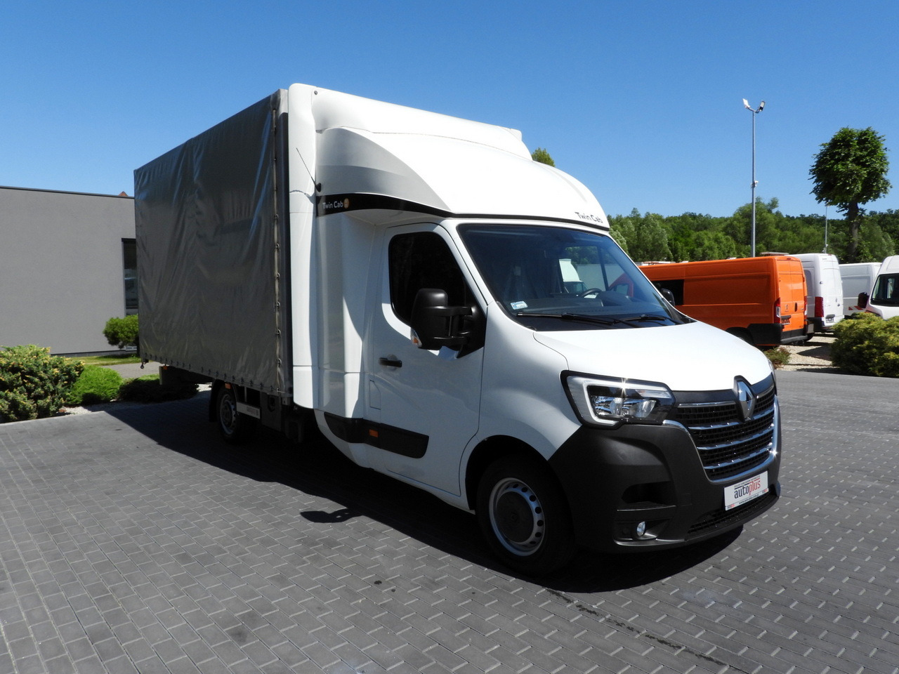 RENAULT MASTER TARPAULIN 10 PALLETS WEBASTO CRUISE CONTROL LED LIGHTS PNEUMATICS AIR CONDITIONING 165HP - Huifzeil bedrijfswagen: afbeelding 4 RENAULT MASTER TARPAULIN 10 PALLETS WEBASTO CRUISE CONTROL LED LIGHTS PNEUMATICS AIR CONDITIONING 165HP - Huifzeil bedrijfswagen: afbeelding 4