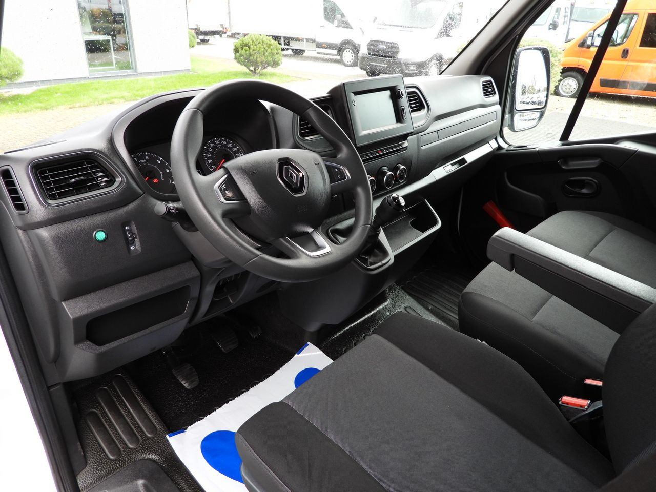 RENAULT MASTER TARPAULIN 10 PALLETS WEBASTO CRUISE CONTROL NAVIGATION LED LIGHTS TWIN WHEELS AIR CONDITIONING 165HP - Huifzeil bedrijfswagen: afbeelding 2 RENAULT MASTER TARPAULIN 10 PALLETS WEBASTO CRUISE CONTROL NAVIGATION LED LIGHTS TWIN WHEELS AIR CONDITIONING 165HP - Huifzeil bedrijfswagen: afbeelding 2