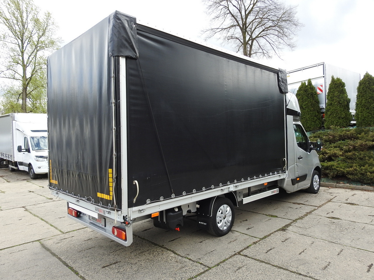 RENAULT MASTER TARPAULIN 8 PALLETS WEBASTO CRUISE CONTROL NAVIGATION AIR CONDITIONING PNEUMATICS 170HP - Huifzeil bedrijfswagen: afbeelding 3 RENAULT MASTER TARPAULIN 8 PALLETS WEBASTO CRUISE CONTROL NAVIGATION AIR CONDITIONING PNEUMATICS 170HP - Huifzeil bedrijfswagen: afbeelding 3