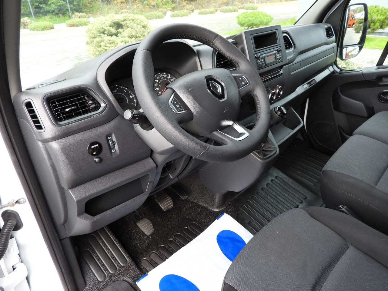 RENAULT MASTER TARPAULIN LIFT 10 PALLETS CRUISE CONTROL LED LIGHTS AIR CONDITIONING 165HP - Huifzeil bedrijfswagen: afbeelding 2 RENAULT MASTER TARPAULIN LIFT 10 PALLETS CRUISE CONTROL LED LIGHTS AIR CONDITIONING 165HP - Huifzeil bedrijfswagen: afbeelding 2