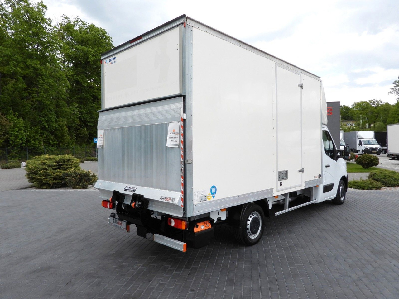 Renault MASTER KOFFER AUFZUG 8 PALETTEN TEMPOMAT A/C LED Renault MASTER KOFFER AUFZUG 8 PALETTEN TEMPOMAT A/C LED - Bestelwagen gesloten laadbak: afbeelding 3 Renault MASTER KOFFER AUFZUG 8 PALETTEN TEMPOMAT A/C LED Renault MASTER KOFFER AUFZUG 8 PALETTEN TEMPOMAT A/C LED - Bestelwagen gesloten laadbak: afbeelding 3