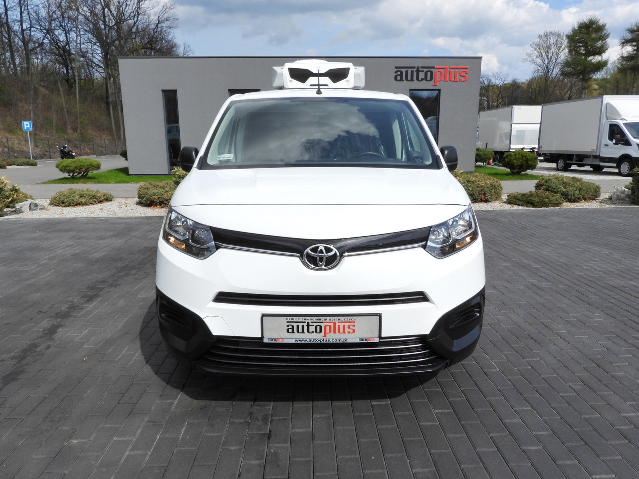 TOYOTA PROACE CITY REFRIGERATOR VAN -15*C POWER SUPPLY 230V CRUISE CONTROL AIR CONDITIONING 100HP - Koelwagen: afbeelding 5 TOYOTA PROACE CITY REFRIGERATOR VAN -15*C POWER SUPPLY 230V CRUISE CONTROL AIR CONDITIONING 100HP - Koelwagen: afbeelding 5