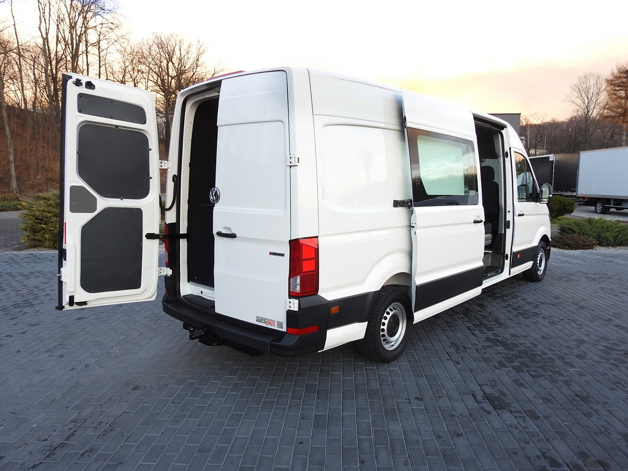 VOLKSWAGEN CRAFTER 4X4 4MOTION BOX DELIVERY VAN 7 SEATS AIR CONDITIONING 140HP - Gesloten bestelwagen: afbeelding 3 VOLKSWAGEN CRAFTER 4X4 4MOTION BOX DELIVERY VAN 7 SEATS AIR CONDITIONING 140HP - Gesloten bestelwagen: afbeelding 3
