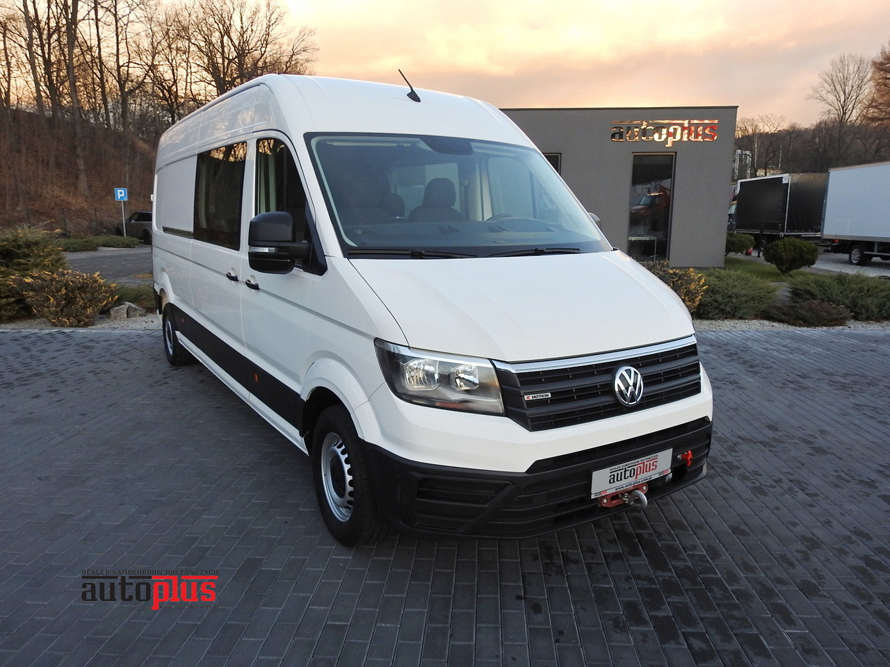 VOLKSWAGEN CRAFTER 4X4 4MOTION BOX DELIVERY VAN 7 SEATS AIR CONDITIONING 140HP - Gesloten bestelwagen: afbeelding 1 VOLKSWAGEN CRAFTER 4X4 4MOTION BOX DELIVERY VAN 7 SEATS AIR CONDITIONING 140HP - Gesloten bestelwagen: afbeelding 1