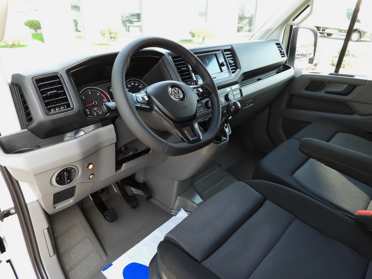 VOLKSWAGEN CRAFTER TARPAULIN LIFT 8 PALLETS CRUISE CONTROL LED LIGHTS TWIN WHEELS AIR CONDITIONING 180HP - Huifzeil bedrijfswagen: afbeelding 2 VOLKSWAGEN CRAFTER TARPAULIN LIFT 8 PALLETS CRUISE CONTROL LED LIGHTS TWIN WHEELS AIR CONDITIONING 180HP - Huifzeil bedrijfswagen: afbeelding 2