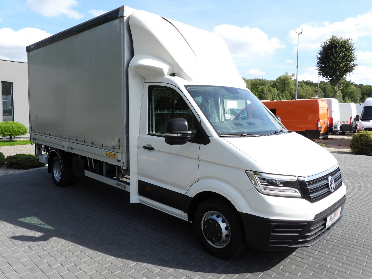 VOLKSWAGEN CRAFTER TARPAULIN LIFT 8 PALLETS CRUISE CONTROL LED LIGHTS TWIN WHEELS AIR CONDITIONING 180HP - Huifzeil bedrijfswagen: afbeelding 4 VOLKSWAGEN CRAFTER TARPAULIN LIFT 8 PALLETS CRUISE CONTROL LED LIGHTS TWIN WHEELS AIR CONDITIONING 180HP - Huifzeil bedrijfswagen: afbeelding 4