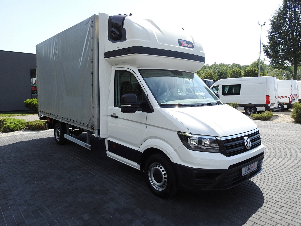 VOLKSWAGEN CRAFTER TARPAULIN LIFT 8 PALLETS WEBASTO CRUISE CONTROL 180HP - Huifzeil bedrijfswagen: afbeelding 4 VOLKSWAGEN CRAFTER TARPAULIN LIFT 8 PALLETS WEBASTO CRUISE CONTROL 180HP - Huifzeil bedrijfswagen: afbeelding 4