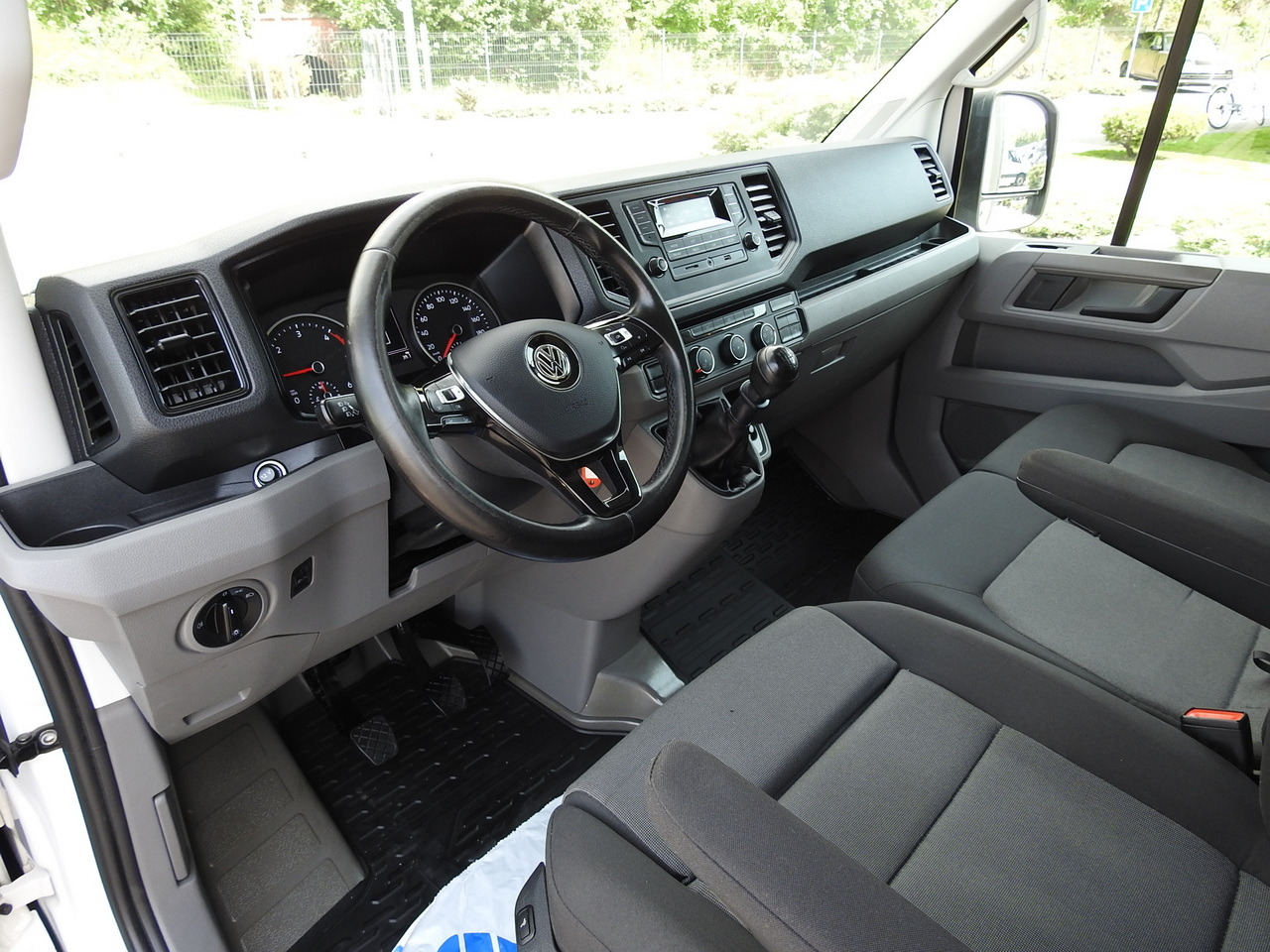 VOLKSWAGEN CRAFTER TARPAULIN LIFT 8 PALLETS WEBASTO CRUISE CONTROL 180HP - Huifzeil bedrijfswagen: afbeelding 2 VOLKSWAGEN CRAFTER TARPAULIN LIFT 8 PALLETS WEBASTO CRUISE CONTROL 180HP - Huifzeil bedrijfswagen: afbeelding 2