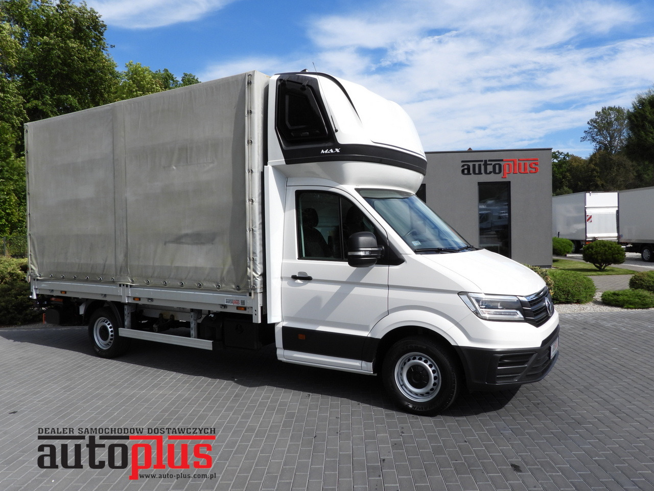 VOLKSWAGEN CRAFTER TARPAULIN LIFT 8 PALLETS WEBASTO CRUISE CONTROL LED LIGHTS AIR CONDITIONING 180HP - Huifzeil bedrijfswagen: afbeelding 1 VOLKSWAGEN CRAFTER TARPAULIN LIFT 8 PALLETS WEBASTO CRUISE CONTROL LED LIGHTS AIR CONDITIONING 180HP - Huifzeil bedrijfswagen: afbeelding 1