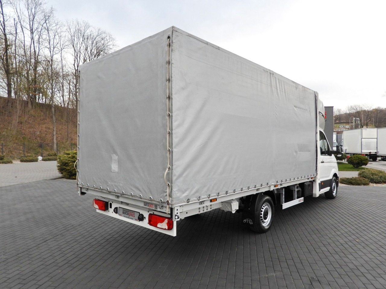 Volkswagen CRAFTER PRITSCHE PLANE 10 PALETTEN WEBASTO - Huifzeil bedrijfswagen: afbeelding 3 Volkswagen CRAFTER PRITSCHE PLANE 10 PALETTEN WEBASTO - Huifzeil bedrijfswagen: afbeelding 3