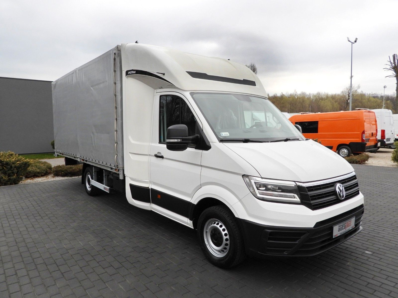 Volkswagen CRAFTER PRITSCHE PLANE 10 PALETTEN WEBASTO - Huifzeil bedrijfswagen: afbeelding 4 Volkswagen CRAFTER PRITSCHE PLANE 10 PALETTEN WEBASTO - Huifzeil bedrijfswagen: afbeelding 4