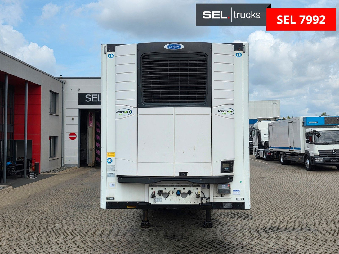 Krone SD / Doppelstock / Ladebordwand / Carrier - Koelwagen oplegger: afbeelding 2 Krone SD / Doppelstock / Ladebordwand / Carrier - Koelwagen oplegger: afbeelding 2